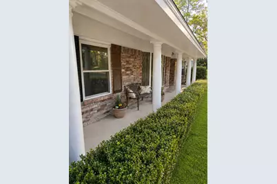 401 Shadywood Circle, Conroe, TX 77304 - Photo 2