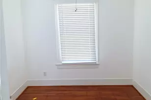 2924 Ave P 1/2, Galveston, TX 77550 - Photo 8