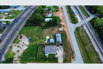 1301 N San Jacinto Avenue, Cleveland, TX 77327 - Photo 22