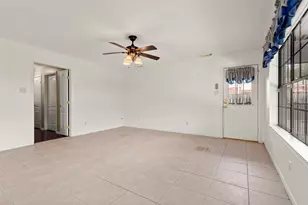 2415 Parkwood Ln, Sugar Land, TX 77479 - Photo 14