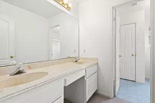 2415 Parkwood Ln, Sugar Land, TX 77479 - Photo 30