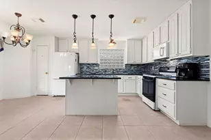 2415 Parkwood Ln, Sugar Land, TX 77479 - Photo 18