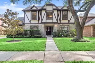 2415 Parkwood Ln, Sugar Land, TX 77479 - Photo 1