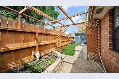 10111 Stonemont Road, La Porte, TX 77571 - Photo 20