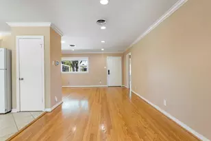 1802 Turnpike Rd, Houston, TX 77008 - Photo 12