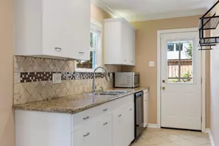 1802 Turnpike Rd, Houston, TX 77008 - Photo 14