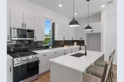 4709 Thornton Villas Lane, Houston, TX 77018 - Photo 2