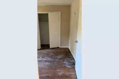 6734 E Bayou Drive, Hitchcock, TX 77563 - Photo 2