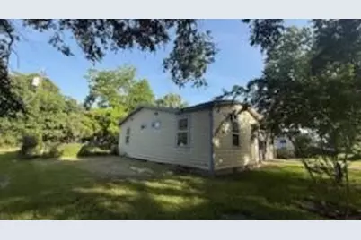 6734 E Bayou Drive, Hitchcock, TX 77563 - Photo 12