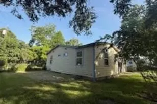 6734 E Bayou Dr, Hitchcock, TX 77563 - Photo 12