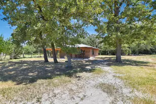 4056 Pecan Ln, Madisonville, TX 77864 - Photo 4