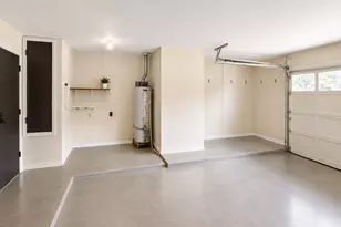 8918 Indian River Dr, Houston, TX 77088 - Photo 10