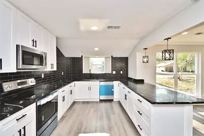 2035 Round Spring Drive, Houston, TX 77339 - Photo 6