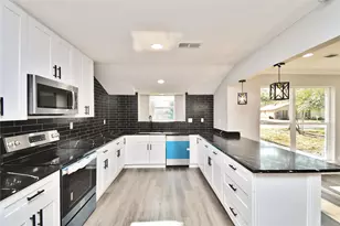 2035 Round Spring Dr, Houston, TX 77339 - Photo 6