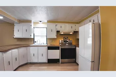 251 Oakdale Drive, Huntsville, TX 77320 - Photo 10