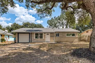 200 Pine St, Prairie View, TX 77445 - Photo 1