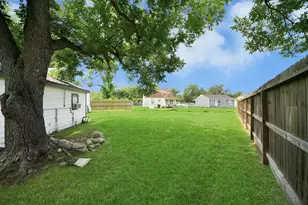 7003 Darien St, Houston, TX 77028 - Photo 44