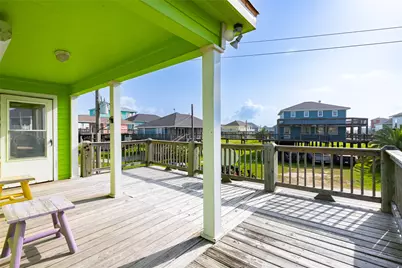 975 S Redfish, Crystal Beach, TX 77650 - Photo 4