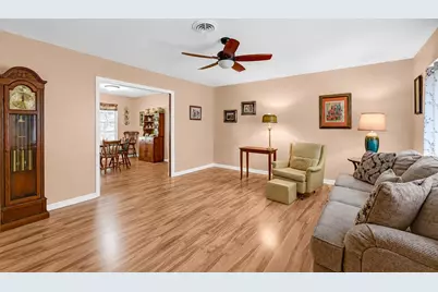 102 W Meadow Lane, West Columbia, TX 77486 - Photo 4