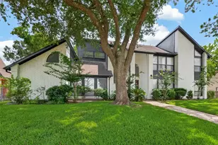 15714 Sylvan Lake Dr, Houston, TX 77062 - Photo 2