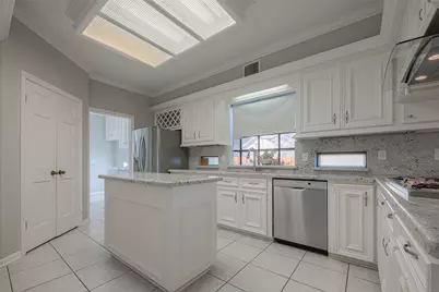 15714 Sylvan Lake Drive, Houston, TX 77062 - Photo 16