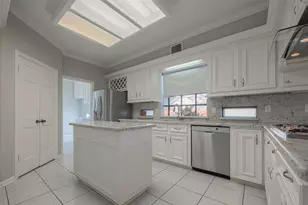 15714 Sylvan Lake Dr, Houston, TX 77062 - Photo 16