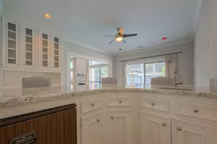 15714 Sylvan Lake Dr, Houston, TX 77062 - Photo 10