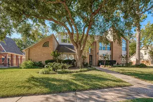 15714 Sylvan Lake Dr, Houston, TX 77062 - Photo 2