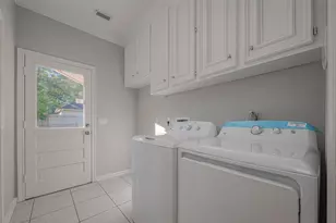 15714 Sylvan Lake Dr, Houston, TX 77062 - Photo 16