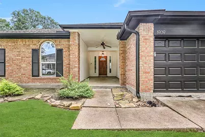 1909 Lavaca Street, Friendswood, TX 77546 - Photo 2