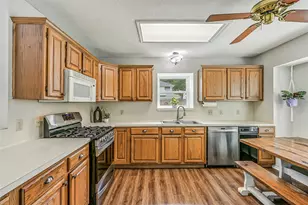 1909 Lavaca St, Friendswood, TX 77546 - Photo 10