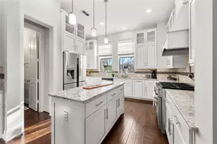 411 T C Jester Blvd, Houston, TX 77007 - Photo 6