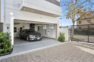 411 T C Jester Blvd, Houston, TX 77007 - Photo 2