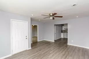 5317 Tarawa Rd, Houston, TX 77033 - Photo 12