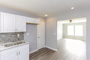 5317 Tarawa Rd, Houston, TX 77033 - Photo 8