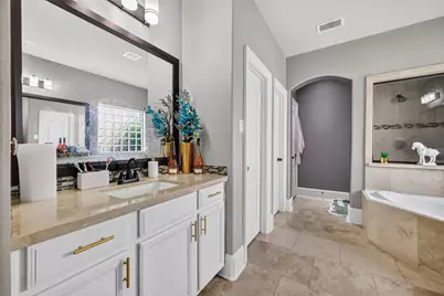 9439 Emerald Lakes Drive, Rosharon, TX 77583 - Photo 18