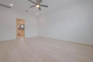 1609 Regents Ct, Houston, TX 77055 - Photo 16