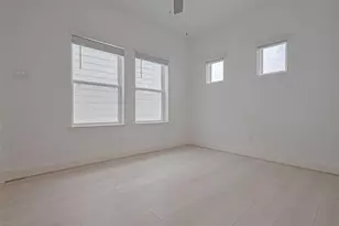 1609 Regents Ct, Houston, TX 77055 - Photo 30