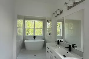 4605 Clover St, Houston, TX 77051 - Photo 8