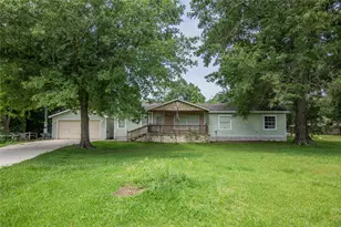 27587 Southern Crossing Dr, Splendora, TX 77372 - Photo 2