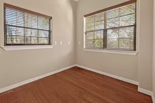 2063 W 14th 1/2 St, Houston, TX 77008 - Photo 10