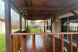 2908 Sandpiper Dr, Baytown, TX 77521 - Photo 10