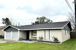 11311 Caribbean Ln, Houston, TX 77089 - Photo 2