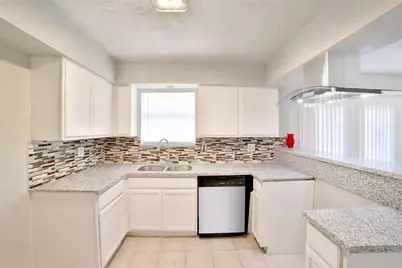 10119 Valley Club Drive, Houston, TX 77078 - Photo 14