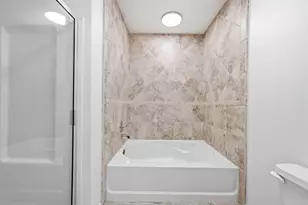 727 Bunker Hill Rd, Houston, TX 77024 - Photo 26