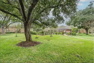 727 Bunker Hill Rd, Houston, TX 77024 - Photo 36