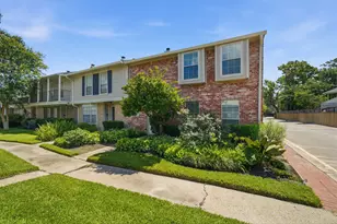 727 Bunker Hill Rd, Houston, TX 77024 - Photo 2