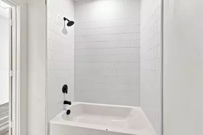 8726 Scott Street #B, Houston, TX 77051 - Photo 18