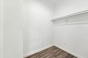 8726 Scott St, Houston, TX 77051 - Photo 14