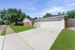 12502 Pinerock Ln, Houston, TX 77024 - Photo 26